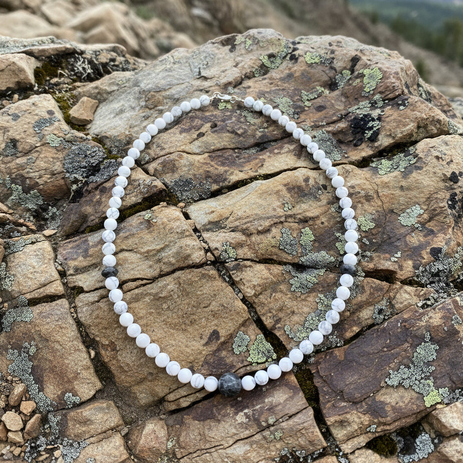 Running Deer 0024 White Howlite Necklace